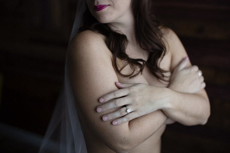 bridal boudoir pictures