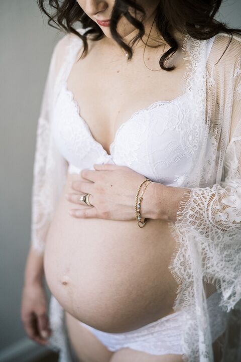 denver maternity photographers pictures white lace robe